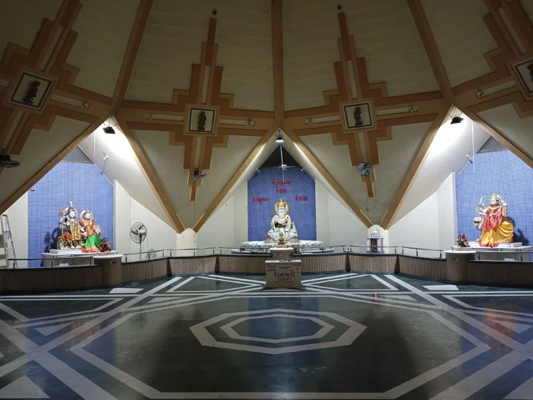 Jhulelal Tirathdham — Narayan Sarovar